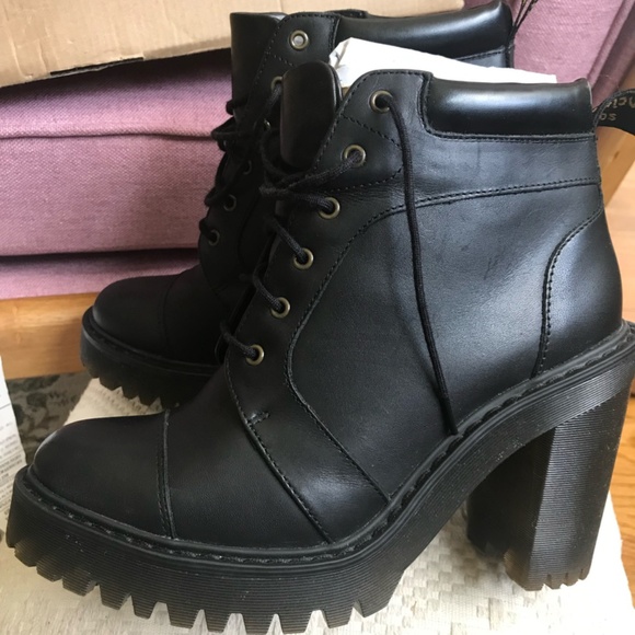 Dr.Martens Averil ankle boot - Picture 8 of 16